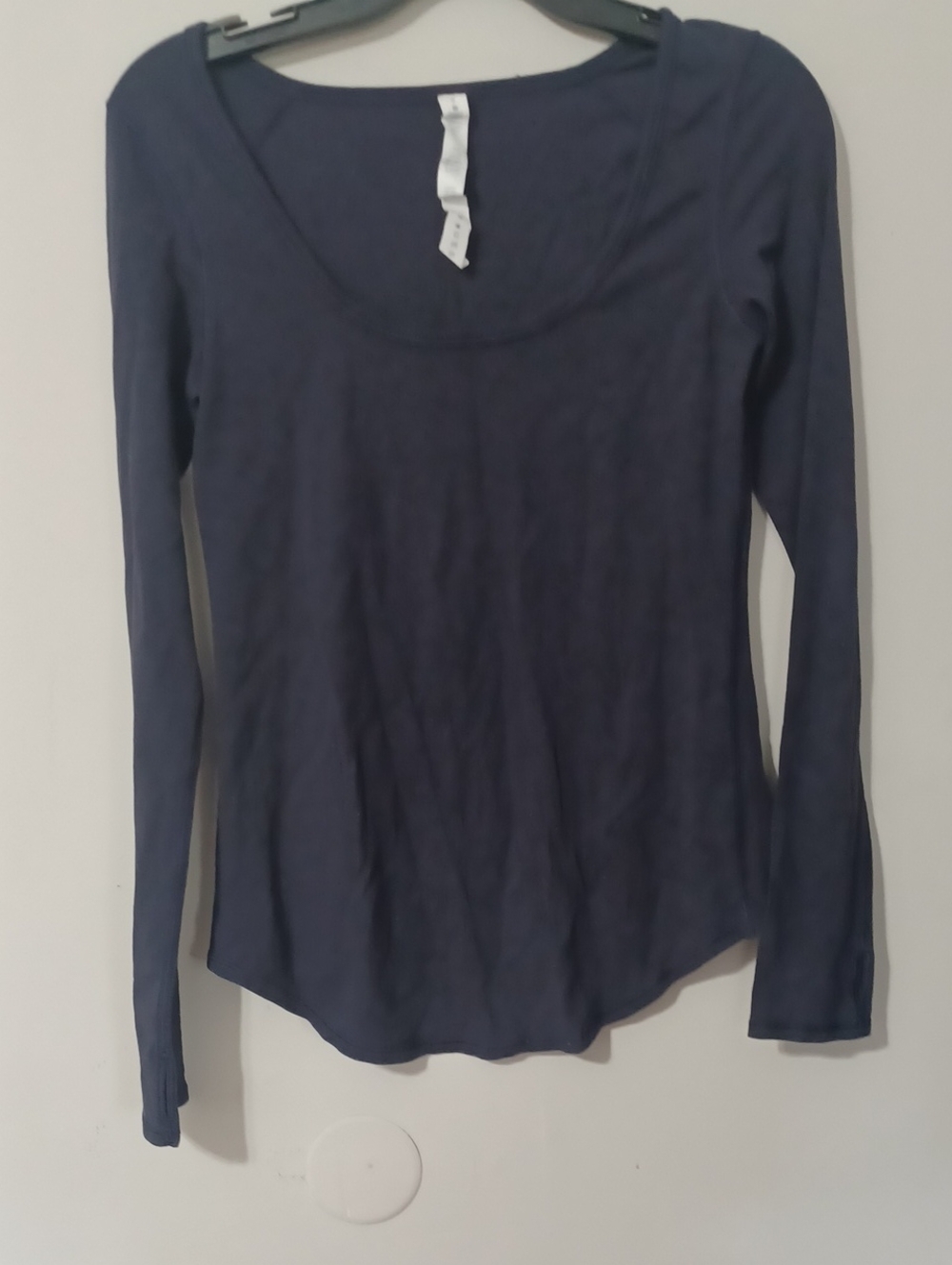 lululemon athletica Navy Scoop Neck Long Sleeve Top. Excellent Condition. Size 6